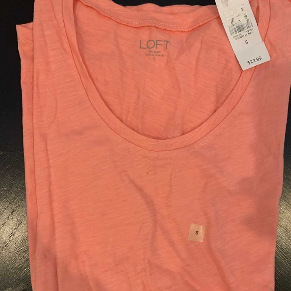 Loft coral tee size small